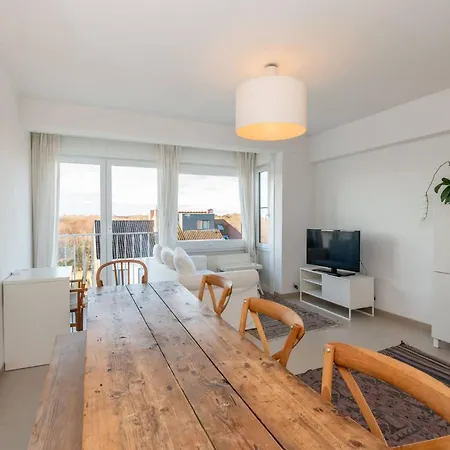 Apartment Brightful 2br With Amazing Views